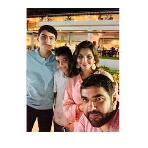 Meet your Posher, Ross